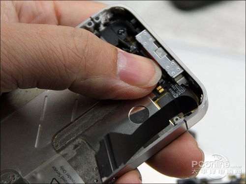 步步惊心编辑亲身揭秘iPhone4翻新过程(3)