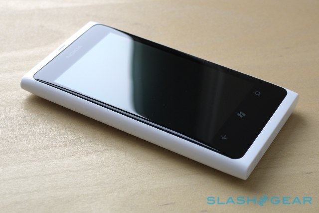 智美兼备！诺基亚 Lumia 800 加推白色新款式