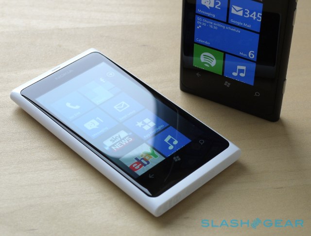 智美兼备！诺基亚 Lumia 800 加推白色新款式