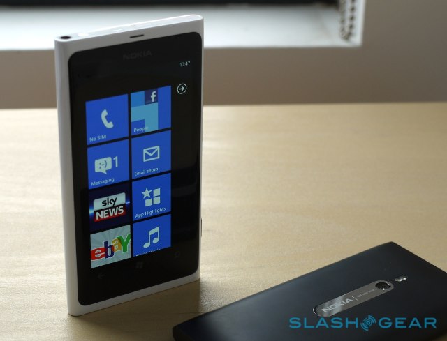 智美兼备！诺基亚 Lumia 800 加推白色新款式