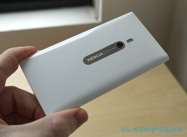 智美兼备！诺基亚 Lumia 800 加推白色新款式