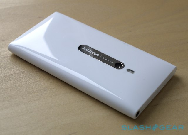 智美兼备！诺基亚 Lumia 800 加推白色新款式