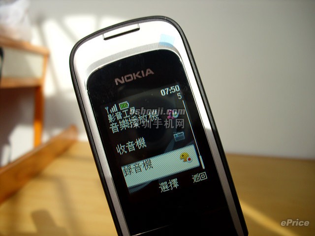 [实测] NOKIA 2720 fold   2系列典雅小「摺」